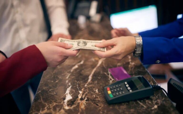 Can You Pay In Cash at Hotels?